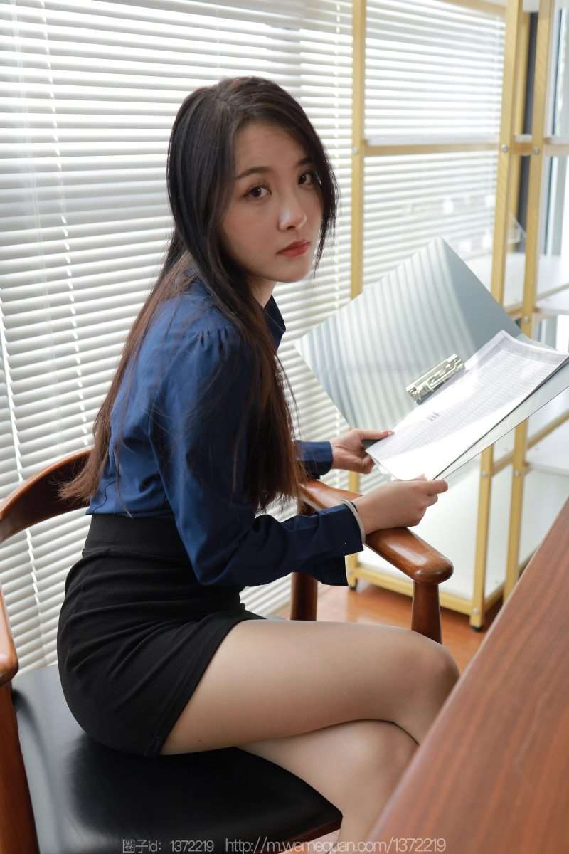 [IESS异思趣向] 2023.3.5 丝享家 1381 婉萍《晒晒太阳》[91P/82MB]