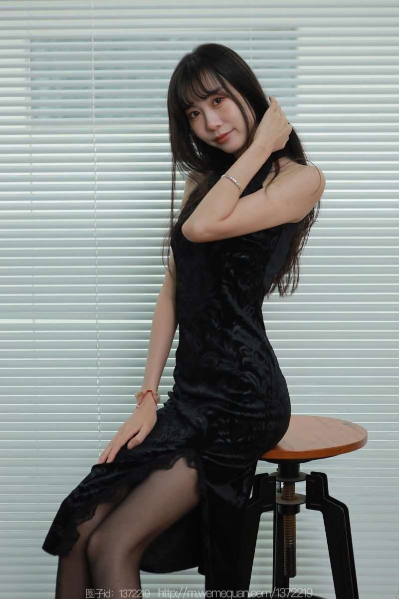 [IESS异思趣向] 2023.4.3 丝享家 1410 团团《镜花水月》[84P/85MB]