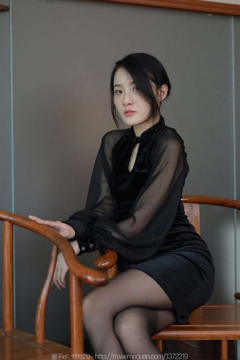 [IESS异思趣向] 2023.5.5 丝享家 1442 婉萍《黑色蔷薇》[86P/88MB]