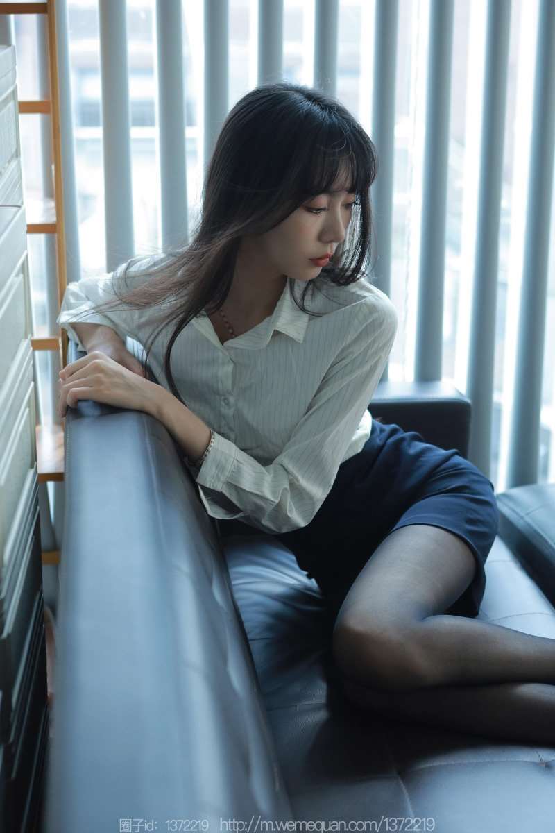 [IESS异思趣向] 2023.8.6 丝享家 1499 团团《光影交错》[84P/90MB]