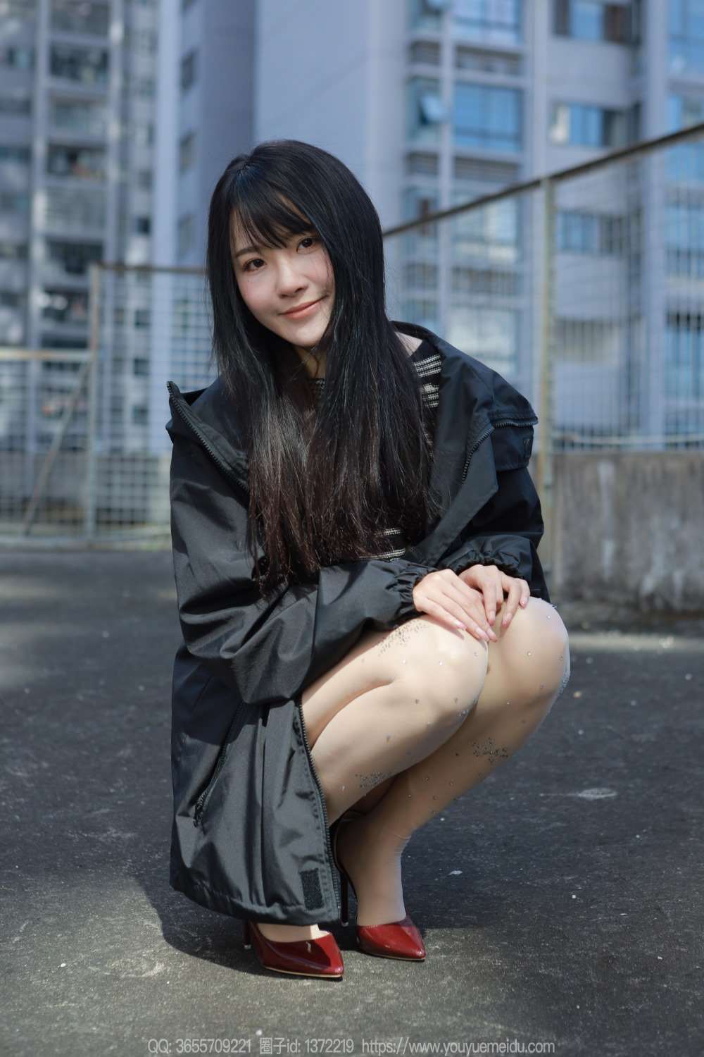 [IESS异思趣向] 2023.12.07 丝享家 1605 婉萍《晒晒太阳》[86P/103MB]