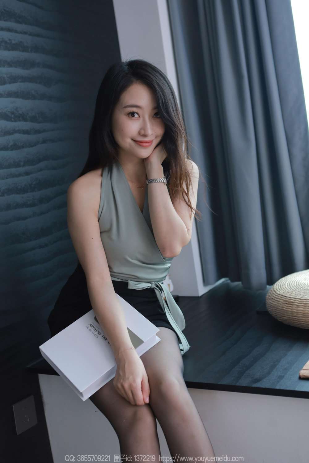 [IESS异思趣向] 2024.04.19 丝享家 1720 小婕《黑丝秘书》[86P/70MB]