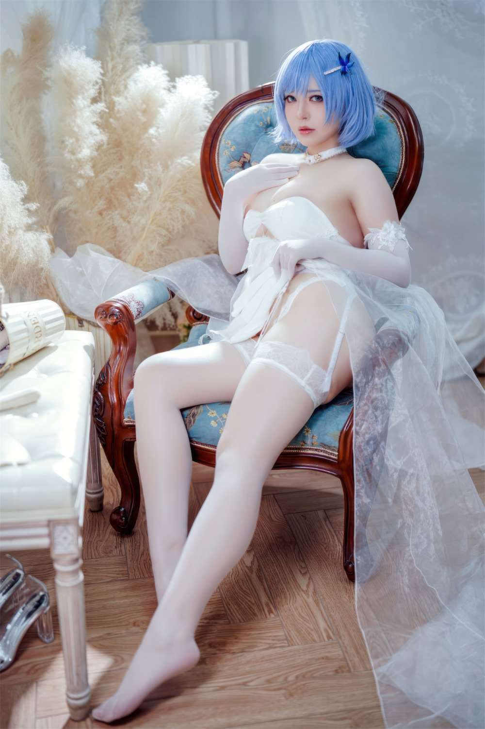 微博人气Coser@半半子 碧蓝航线 恰巴耶夫 白骑兵的旋律 礼服 [64P/2V/241MB]