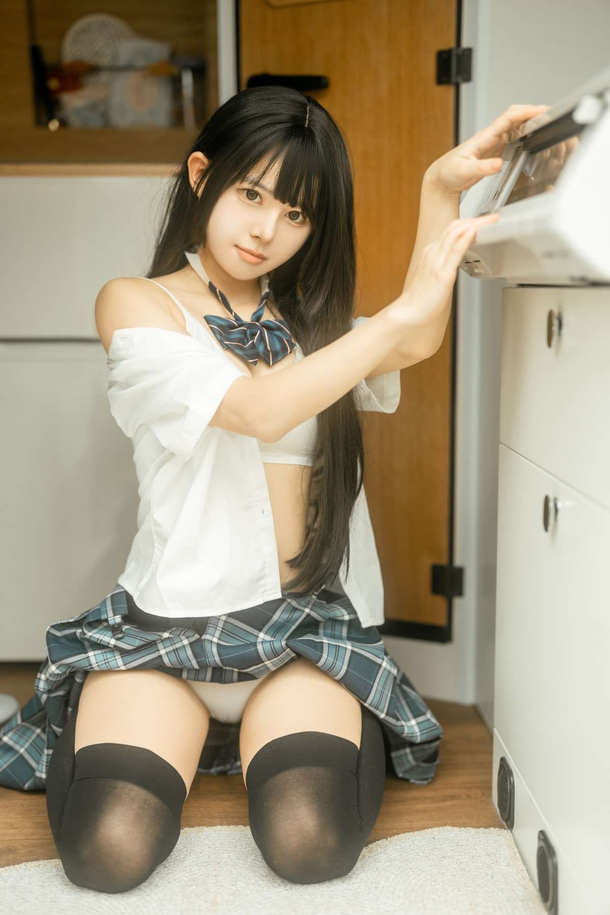 人气博主@rua阮阮 房车jk [41P/348MB]