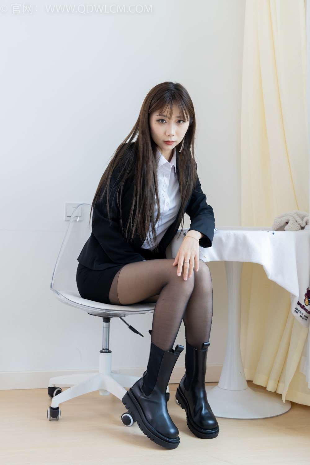 物恋传媒 NO.2344 泡泡-慢慢模糊 [150P/1V/3.41G]