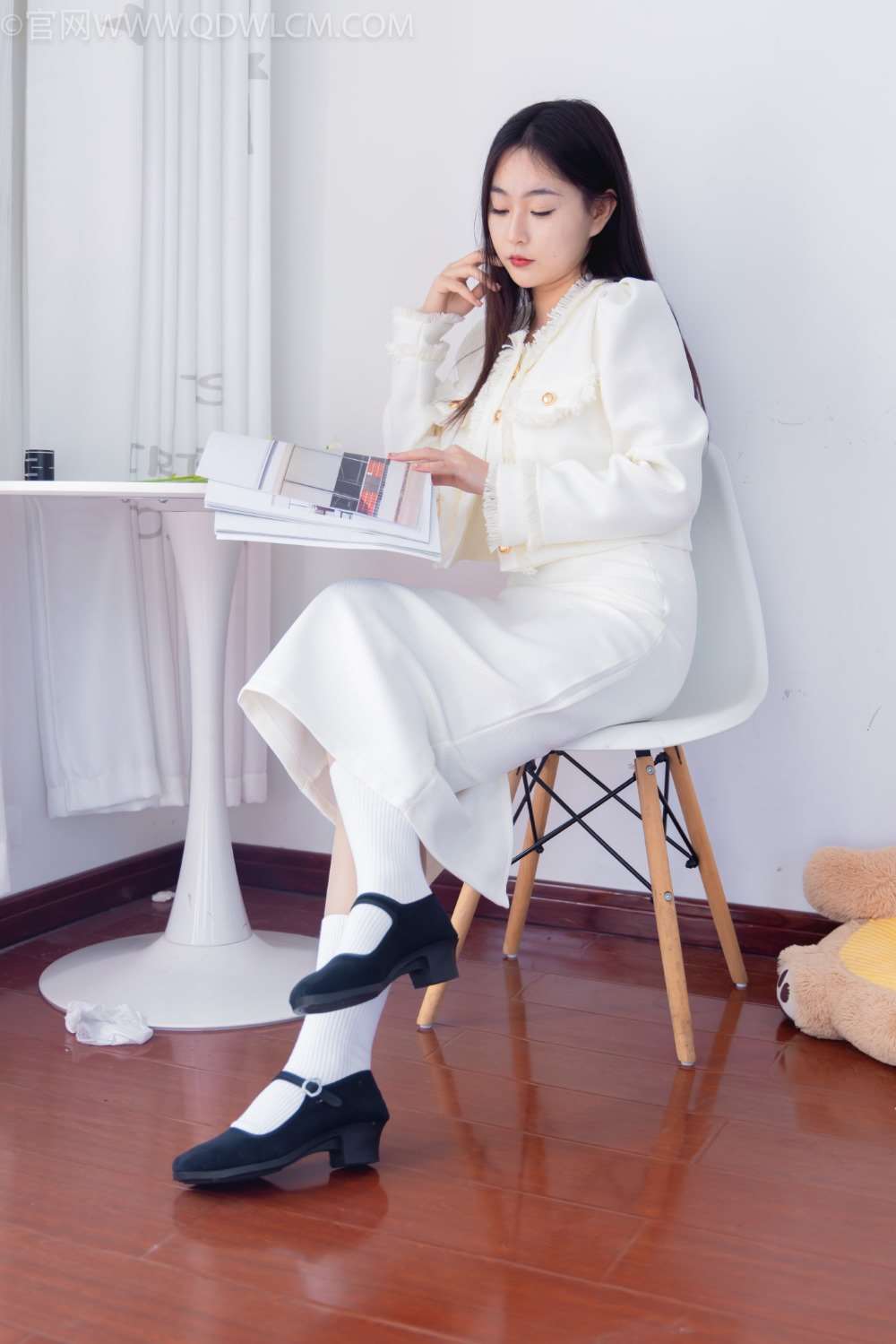 物恋传媒 NO.2335 美兔-下一个天亮 [227P/1V/5.42G]