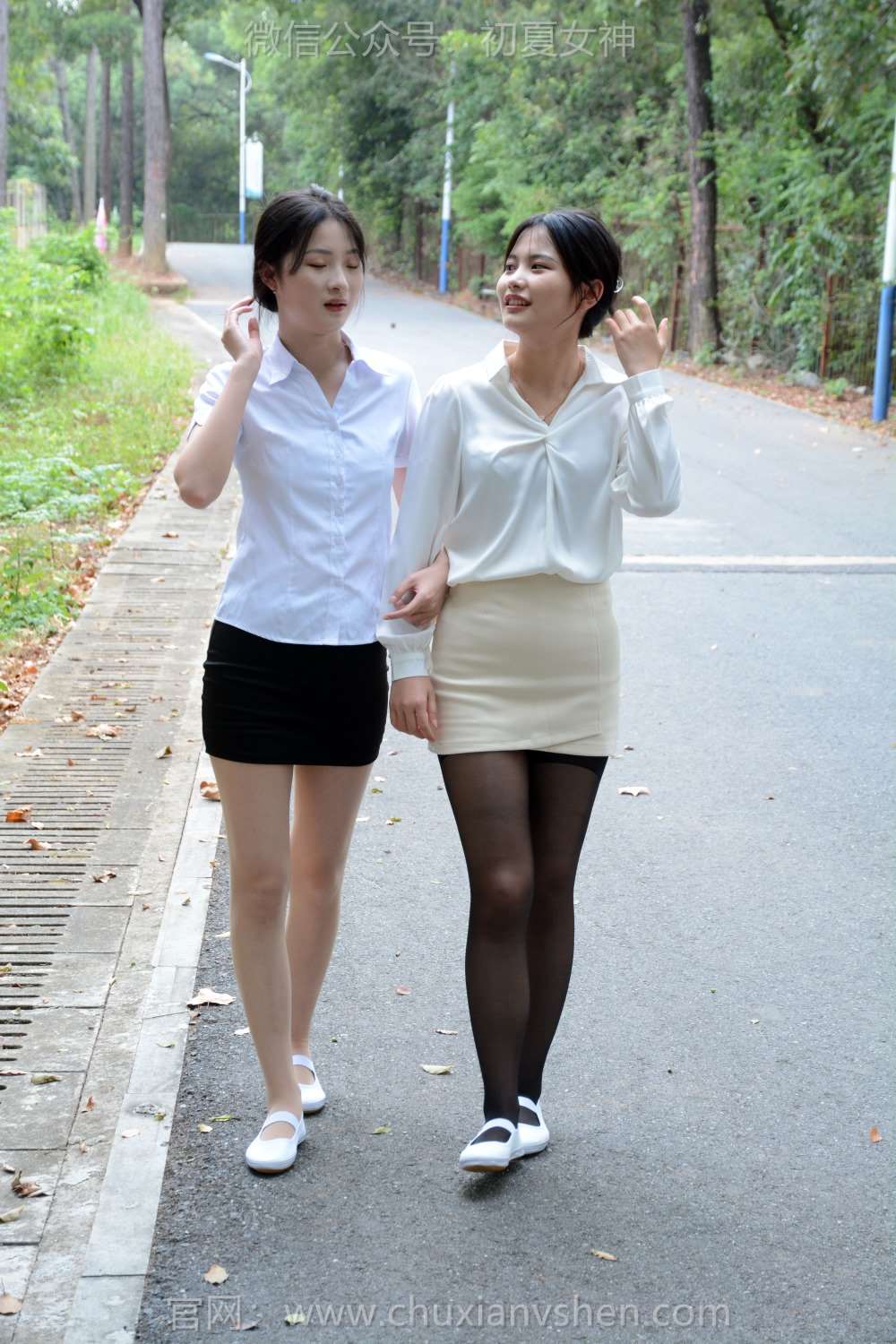 [初夏女神] NO.285 安妮&幺幺~【冲突出击】为什么要跟我穿一样的款式 [140P/1V/5.94G]