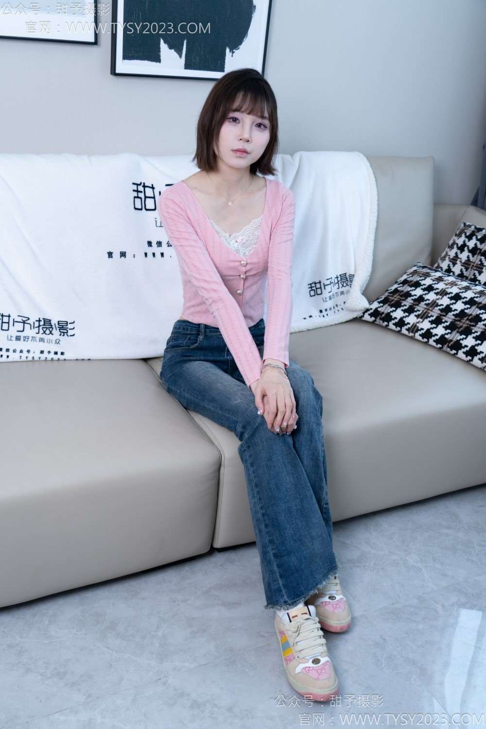 [甜予摄影] NO.170 珞珞-板鞋、白棉袜、裸足（完整版）[130P/2V/10.0G]