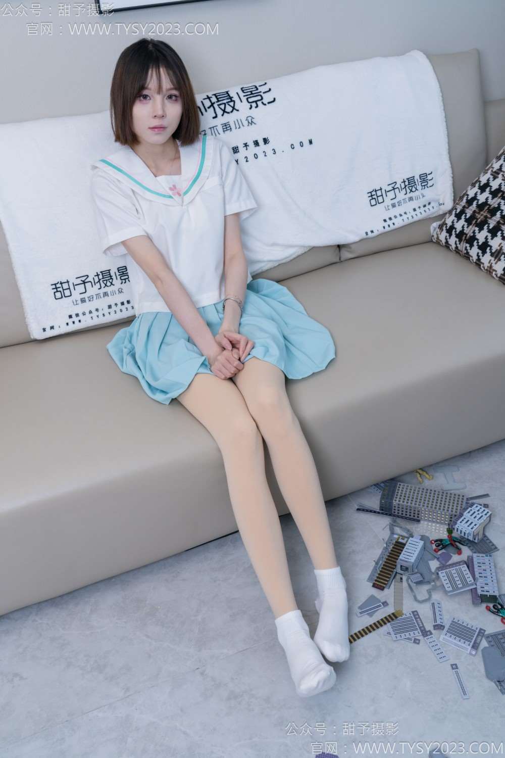 [甜予摄影] NO.182 珞珞-板鞋、白棉袜、厚肉丝（120D）小人国剧情（完整版）[134P/2V/10.6G]